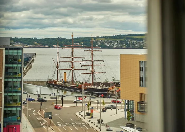 Top Hotels Along Dundee's Picturesque Quayside