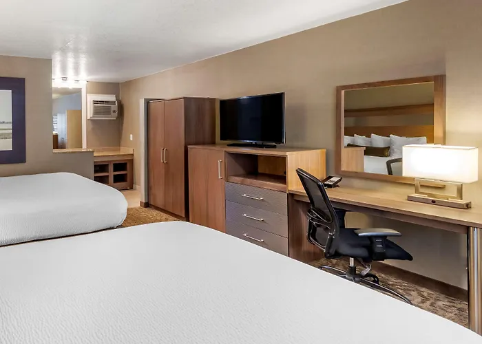 Superb Anaheim Hotels with Free Parking