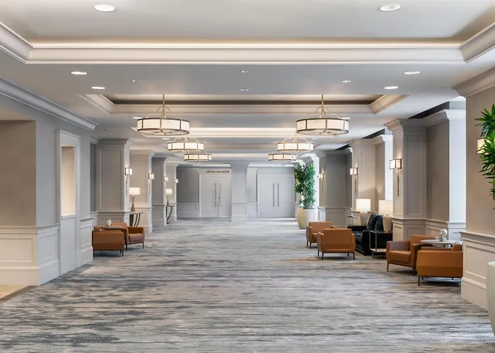 Top Hotels Close to Detroit Tigers Stadium