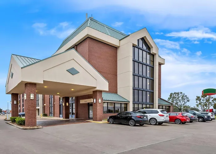 Top Houston Hobby Airport Hotels Offering Shuttle Service