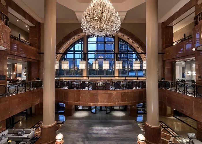Best Hotels Near I-75 in Atlanta