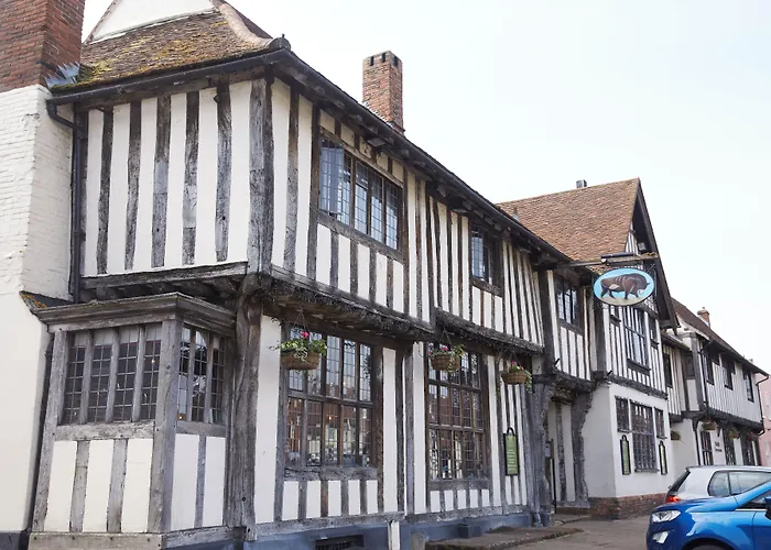 Top Romantic Hotels in Colchester for Couples